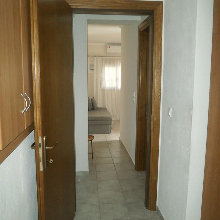 Daniela Apartments Nea Roda Exterior foto