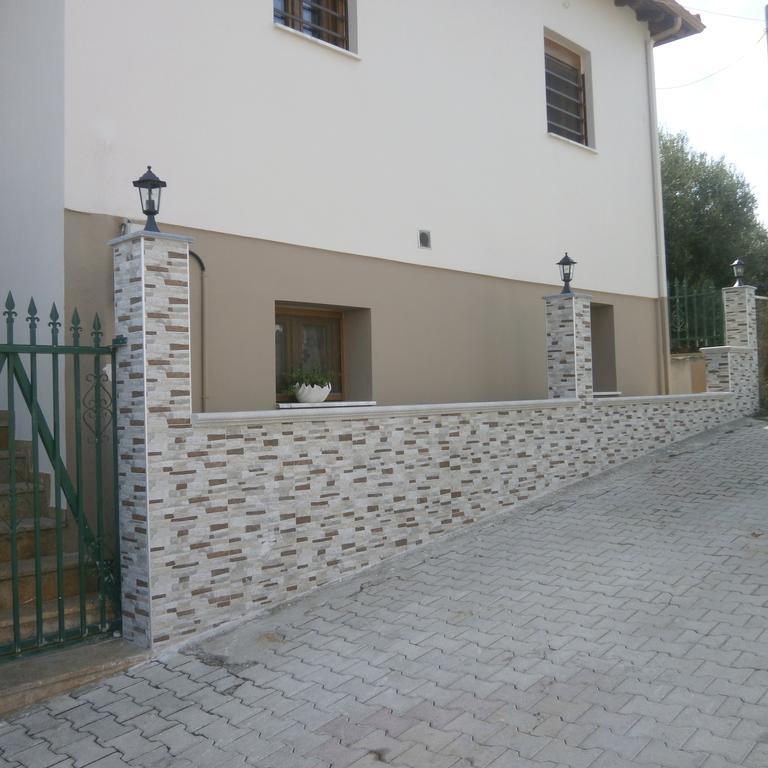 Daniela Apartments Nea Roda Exterior foto